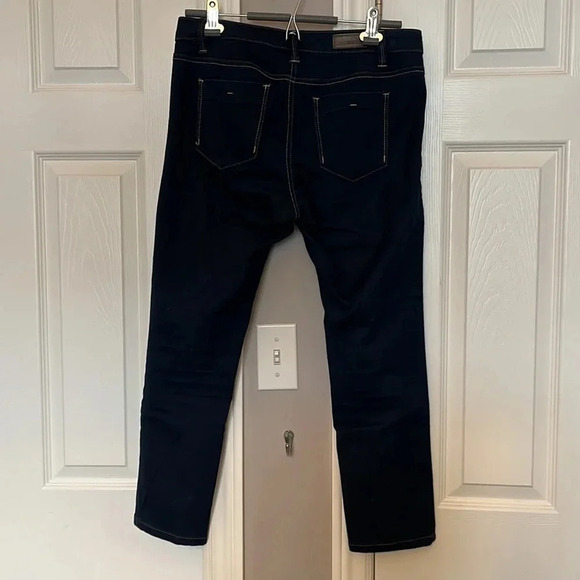 KENNETH COLE Dark Wash Stretch Crop Denim Jeans, Size 6 - Picture 2 of 10